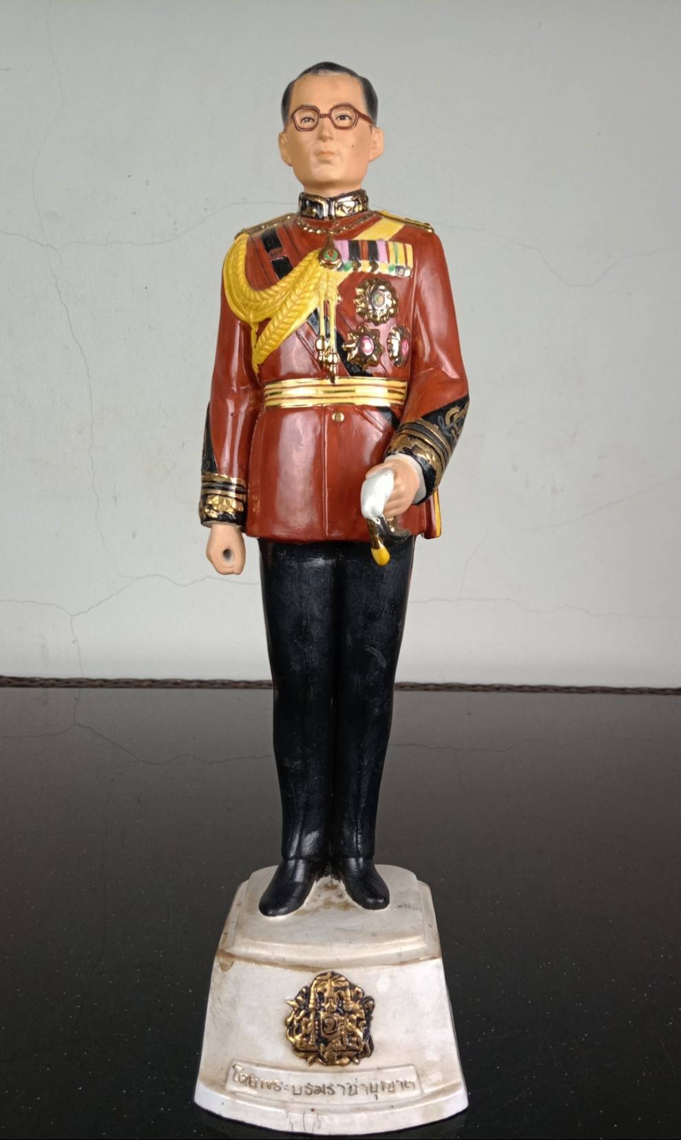 127.พระบรมรูปหล่อในหลวงรัชกาลที่9 พระบาทสมเด็จพระปรมินทรมหาภูมิพลอดุลยเดช ทรงยืนฉลองพระองค์ชุดทหารมหาดเล็ก(องค์เล็ก)