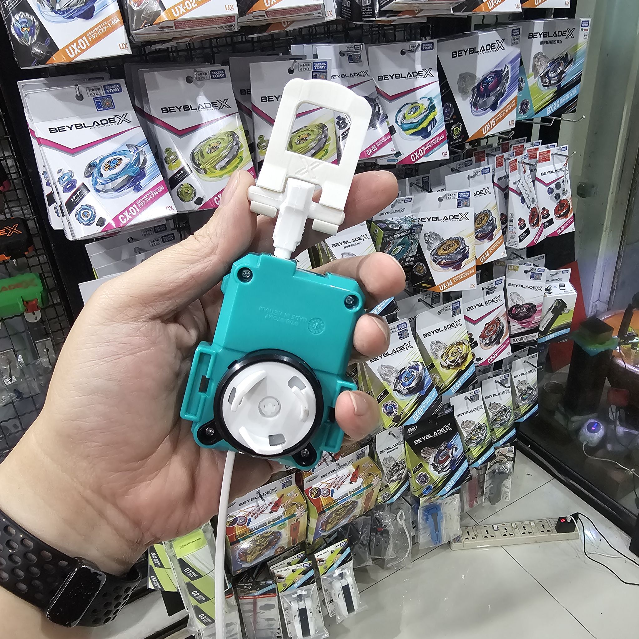 BeybladeX 🔥 String To Ripcord 2 IN 1 Adapter Grip 🔥 อัปเกรดพลังชู้ต! ให้ String Launcher ของคุณเทพกว่าเดิม! กริบเสริมจับได้ 2แบบ ในตัว จับแบบนิ้วสอดแบบชูทสาย และ จับแบบดึงปล่อยถนัดมากขึ้น สามารถใช้กับที่ชูทสายแบบหัวตัว T ได้เช่นกัน