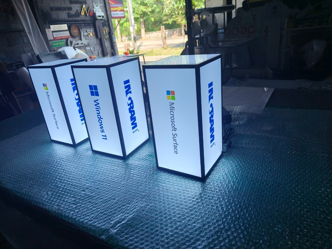 กล่องไฟรอบตัว Windows