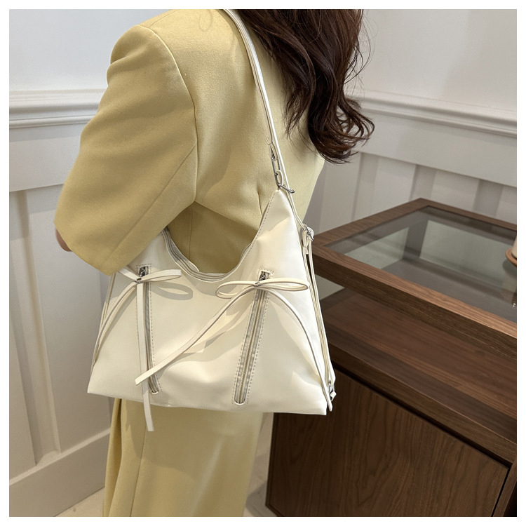 กระเป๋าสะพาย 2 สไตล์ โบว์หน้า รหัส Bag6041