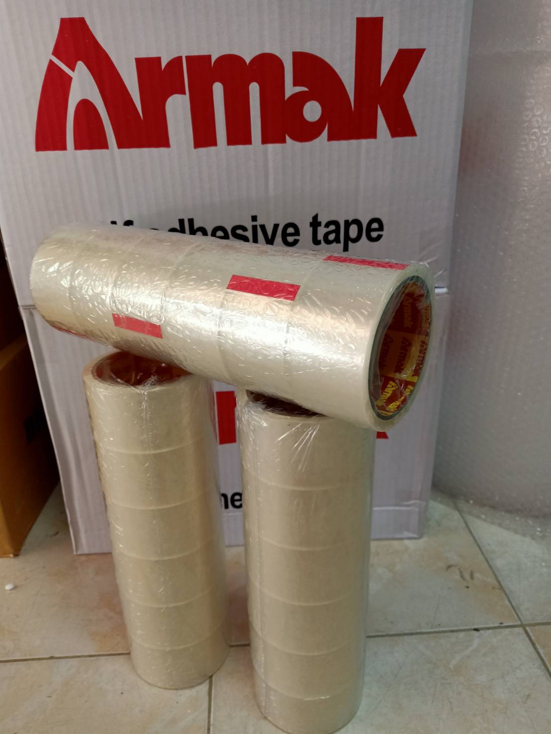 เทปกาวปิดกล่อง,OPP TAPE 2" x 100 หลา สีใส (บรรจุ 72 ม้วน/ลัง) ราคา 24 บาท/ม้วน