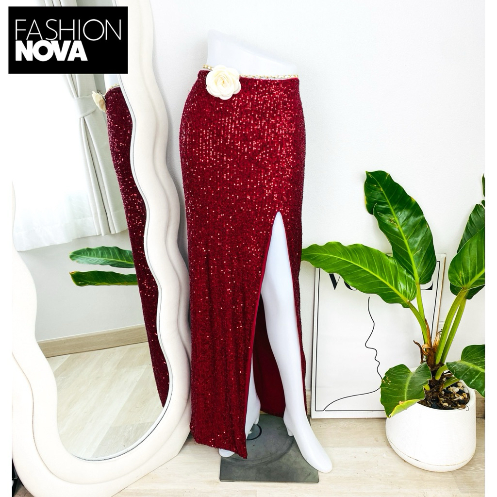 ไซด์ M-L แบรนด์ Fashion Nova แท้ 100%🌸กระโปรง ผ่าสูง ขายาว เอวสูง งานเกล็ดวิบวับ สีแดง ใส่ออกงาน ชุดออกงาน ปาร์ตี้