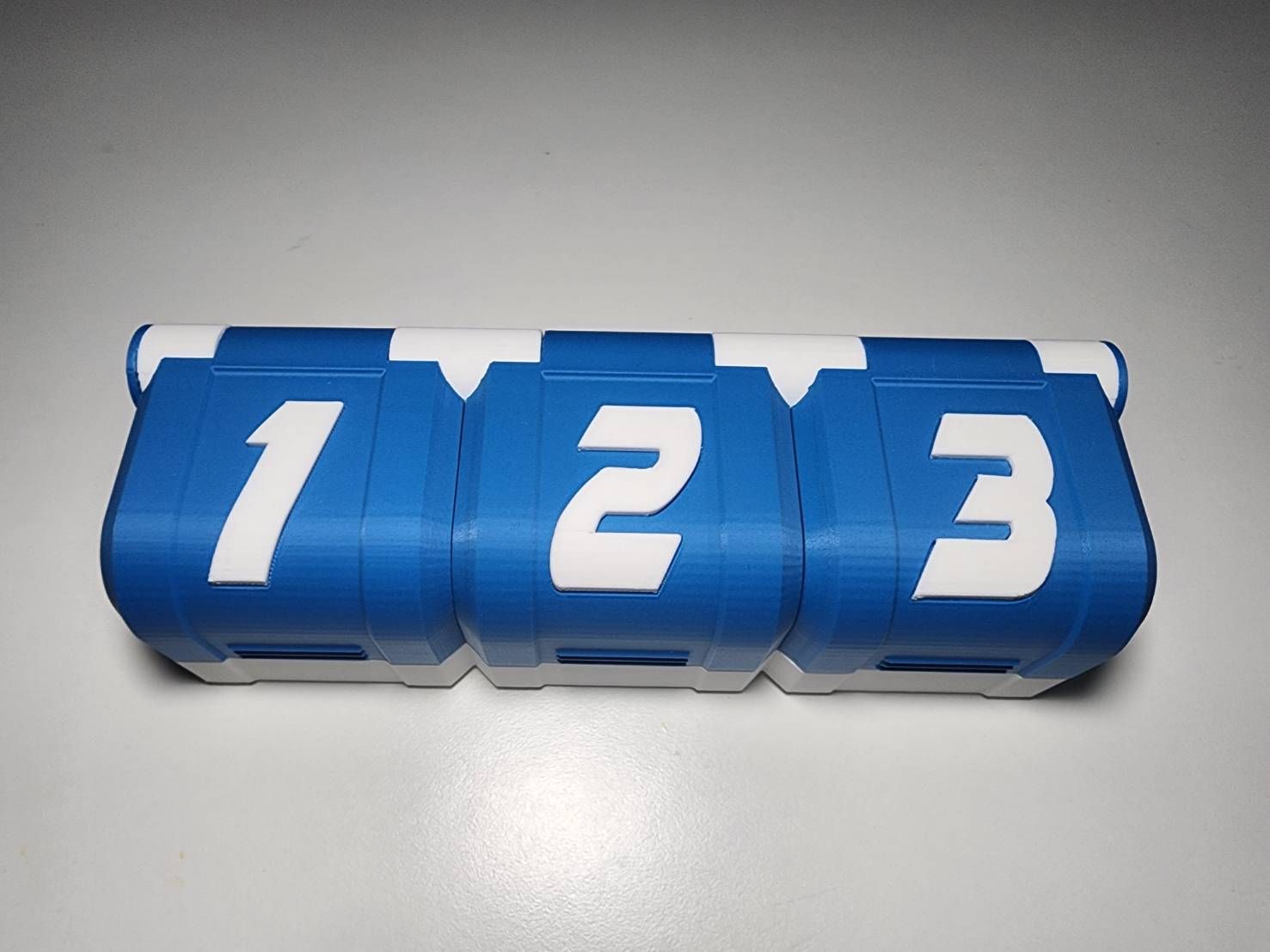 กล่อง 3on3 Deck Case : "Custom X" ผลิตจากพลาสติก PLA 3D Print ด้วยเครื่องที่ทันสมัยที่สุด สามารถเลือกสีได้ ฝาปิดแม่เหล็ก แยกช่องอิสระ