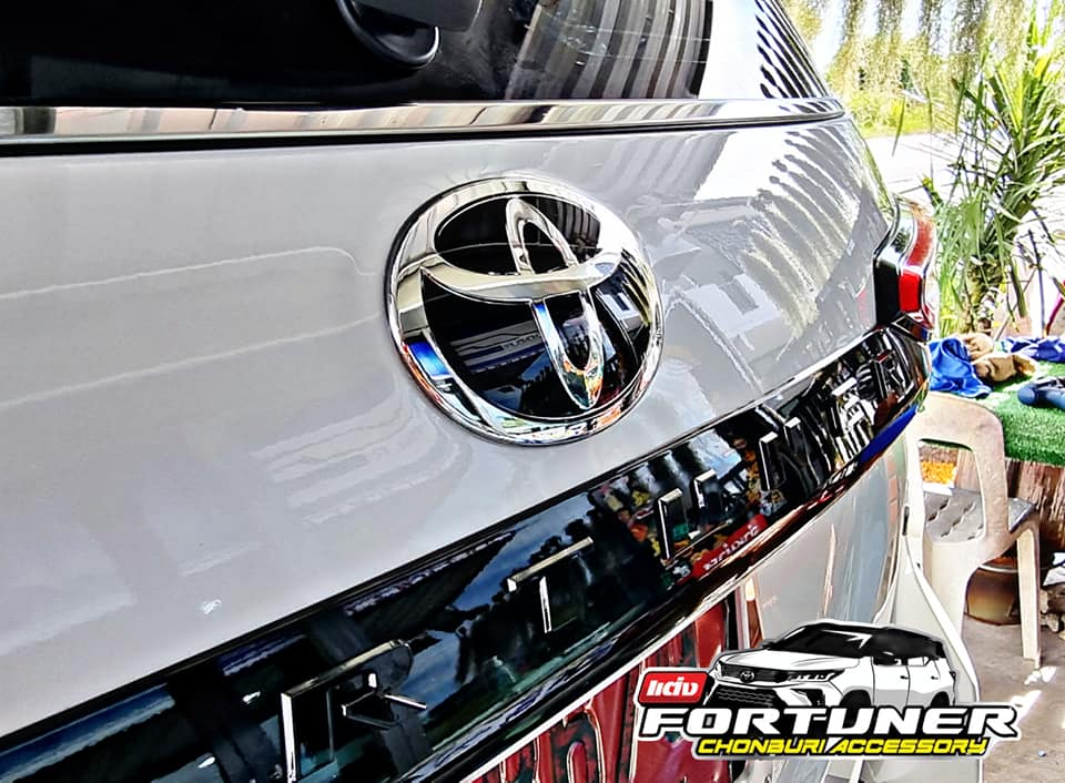 โลโก้แก้วสำหรับด้านหลัง MADE IN JAPAN โตโยต้า ฟอร์จูนเนอร์