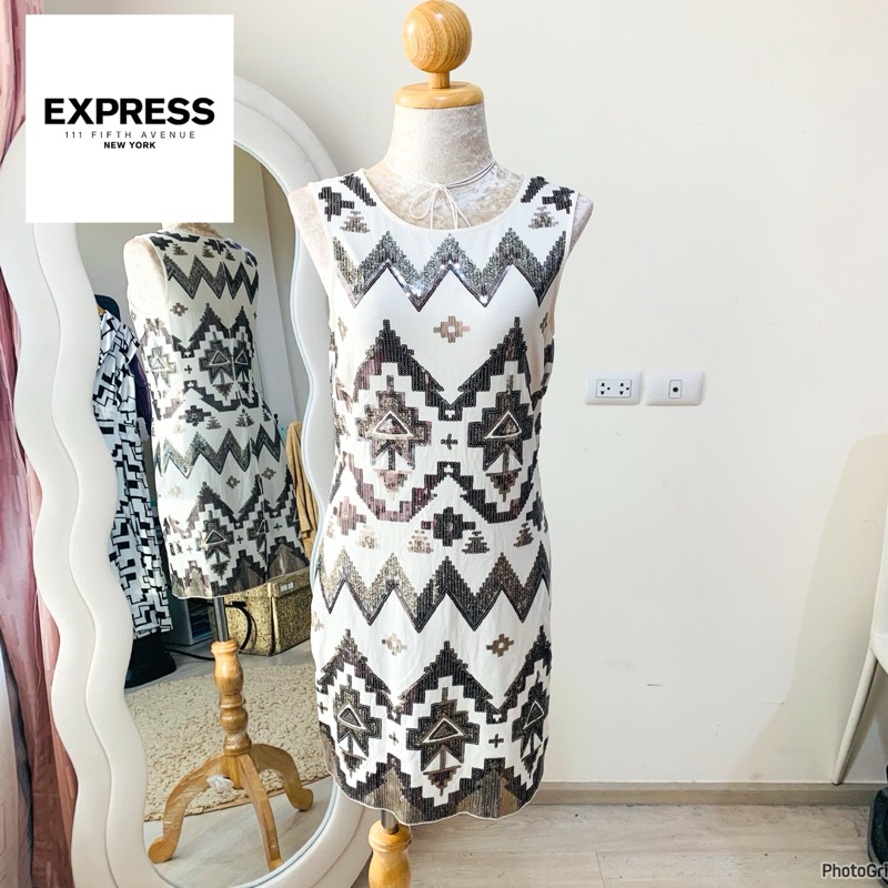 แบรนด์ Express แท้ 100% เดรสงานเกล็ดวิบวับ ผ้ายืดสวยๆ ทรงเข้ารูป(178)