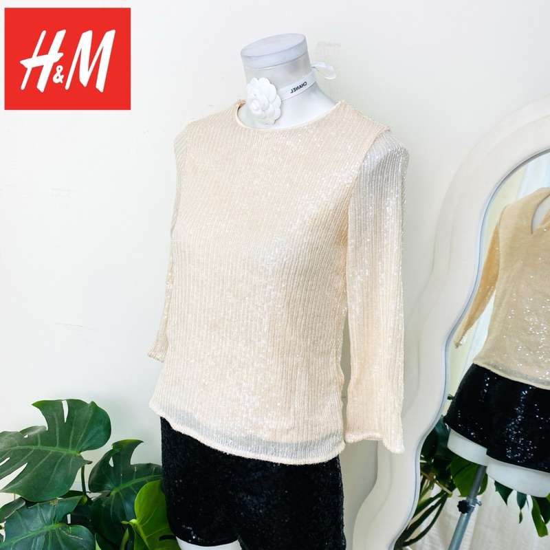 ไซด์ S แบรนด์ H&M แท้ 100%🌸เสื้อ ทรงครอป งานเกล็ดวิบวับ สีครีม ใส่ออกงาน ชุดออกงาน ชุดปาร์ตี้