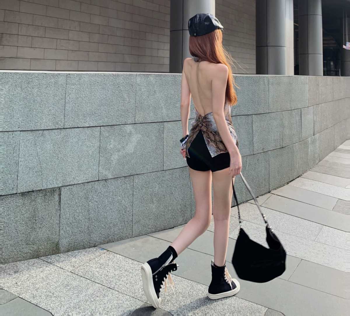 เสื้อลายงู โชว์แผ่นหลัง เซ็กซี่ รหัส CN2713