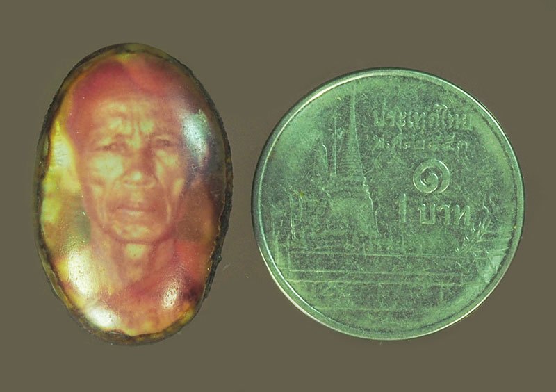 A5423 รูปถ่ายล็อกเก็ต หลวงปู่เสาร์ วัดกุดเกียน นครราชสีมา 38