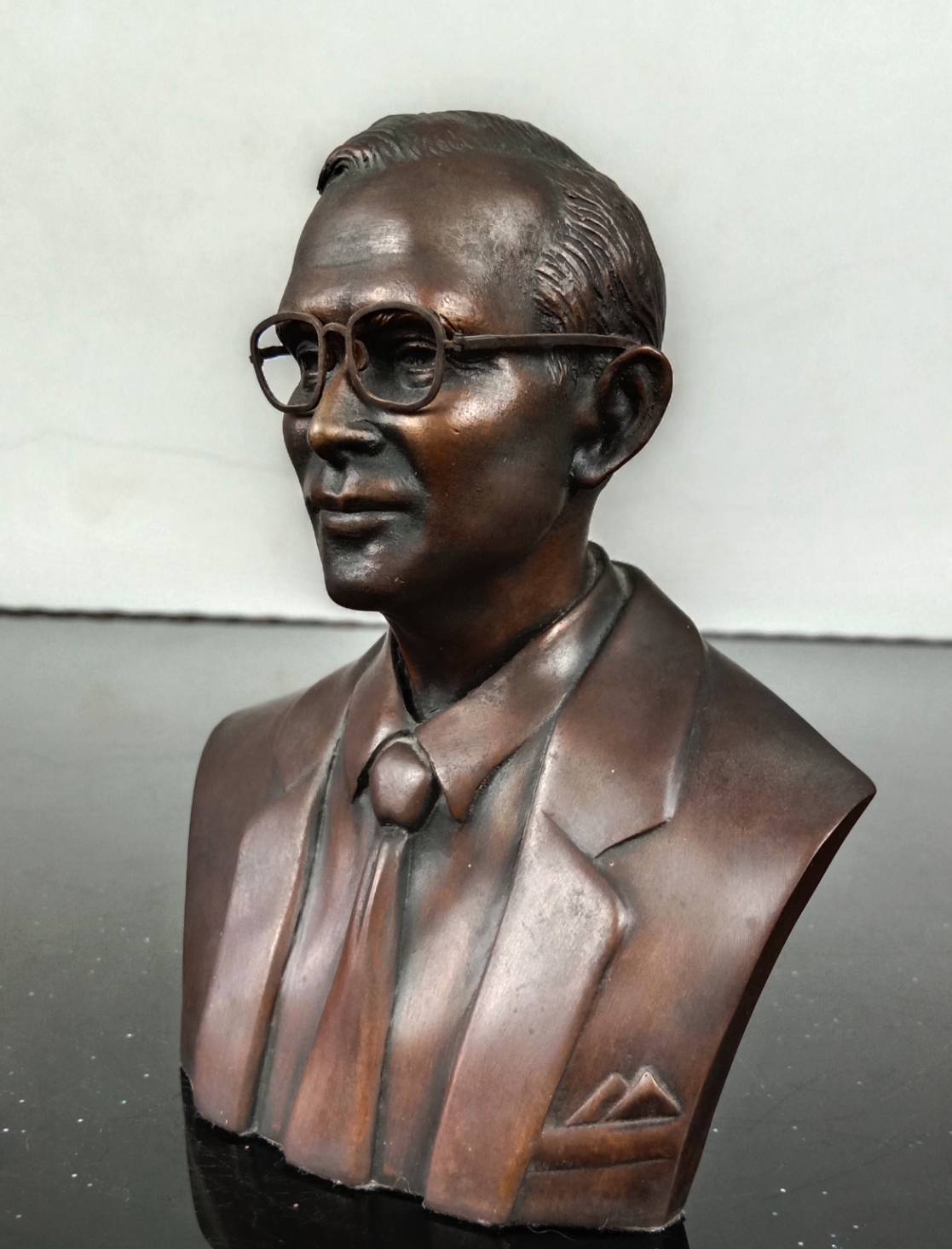 17.พระบรมรูปหล่อในหลวงรัชกาลที่ 9 พระบาทสมเด็จพระปรมินทรมหาภูมิพลอดุลยเดช