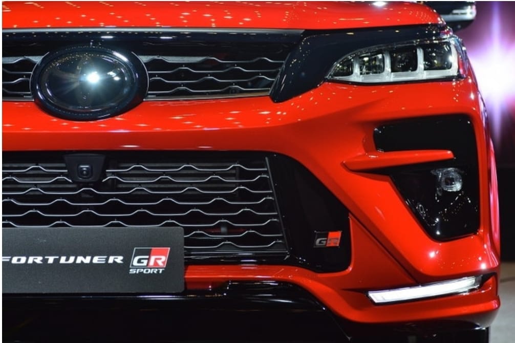 ป้ายโลโก้ GR Sport MADE IN JAPAN โตโยต้า ฟอร์จูนเนอร์