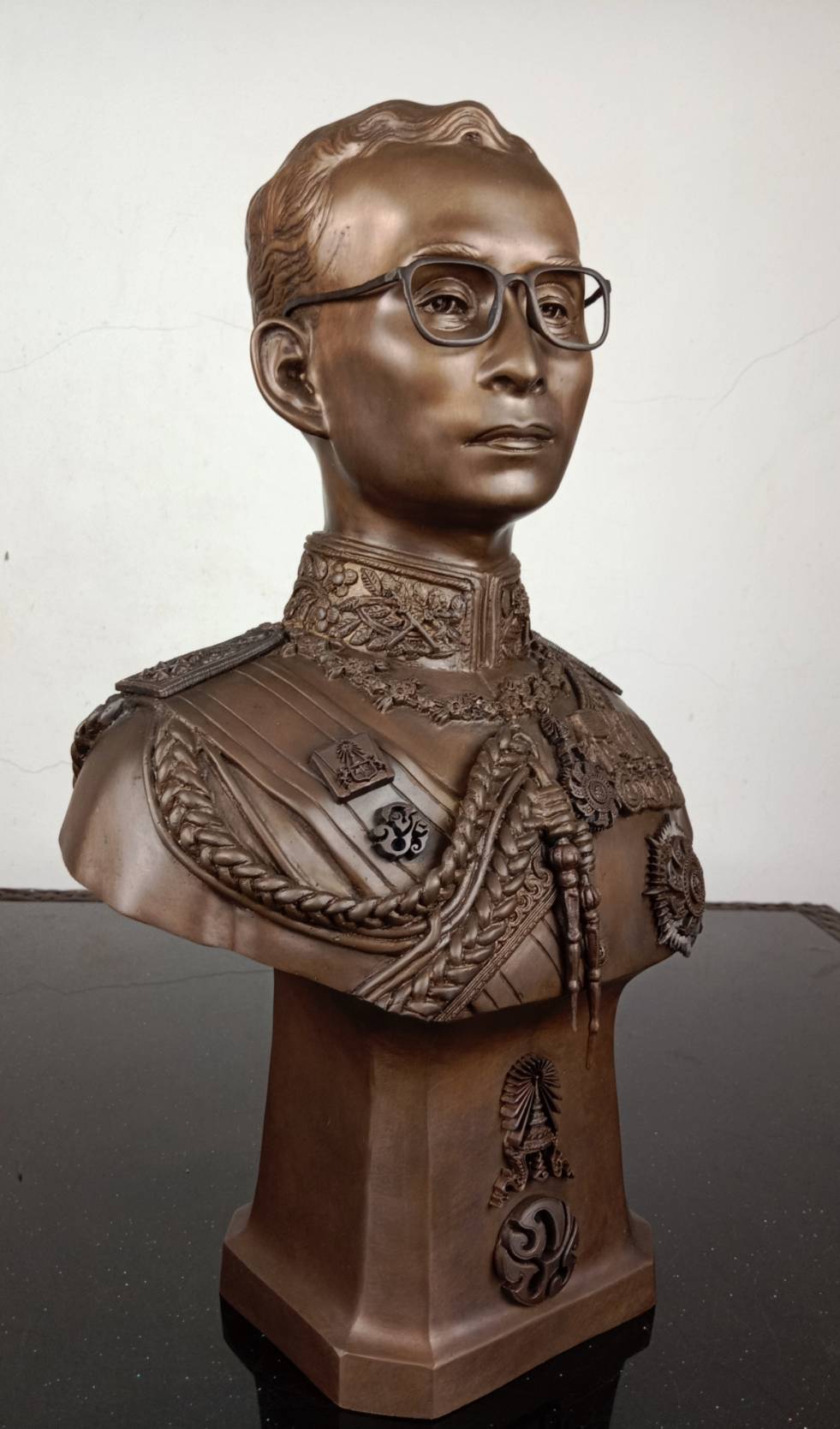 499.พระบรมรูปหล่อครึ่งพระองค์ในหลวงรัชกาลที่ 9 พระบาทสมเด็จพระปรมินทรมหาภูมิพลอดุลยเดช