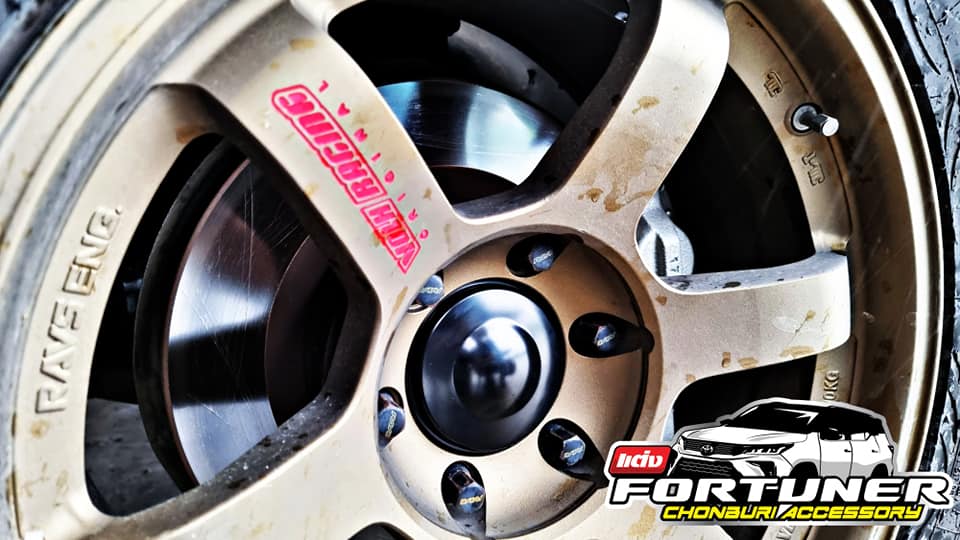 ฝาครอบดุมล้อ 4x4 โตโยต้า ฟอร์จูนเนอร์