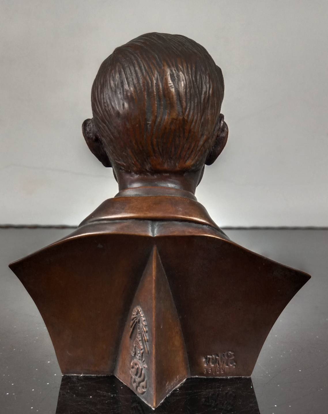 17.พระบรมรูปหล่อในหลวงรัชกาลที่ 9 พระบาทสมเด็จพระปรมินทรมหาภูมิพลอดุลยเดช