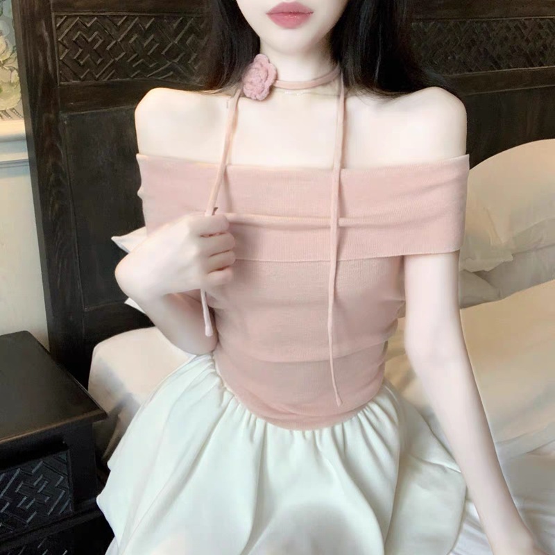 เสื้อปาดไหล่ ไหมพรม ดอกไม้ รหัส A402