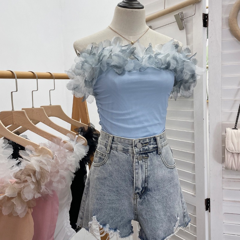 เสื้อปาดไหล่ เสื้อแต่งดอกไม้ 3D รหัส CN2075