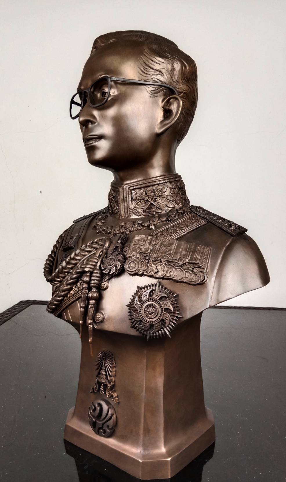 499.พระบรมรูปหล่อครึ่งพระองค์ในหลวงรัชกาลที่ 9 พระบาทสมเด็จพระปรมินทรมหาภูมิพลอดุลยเดช