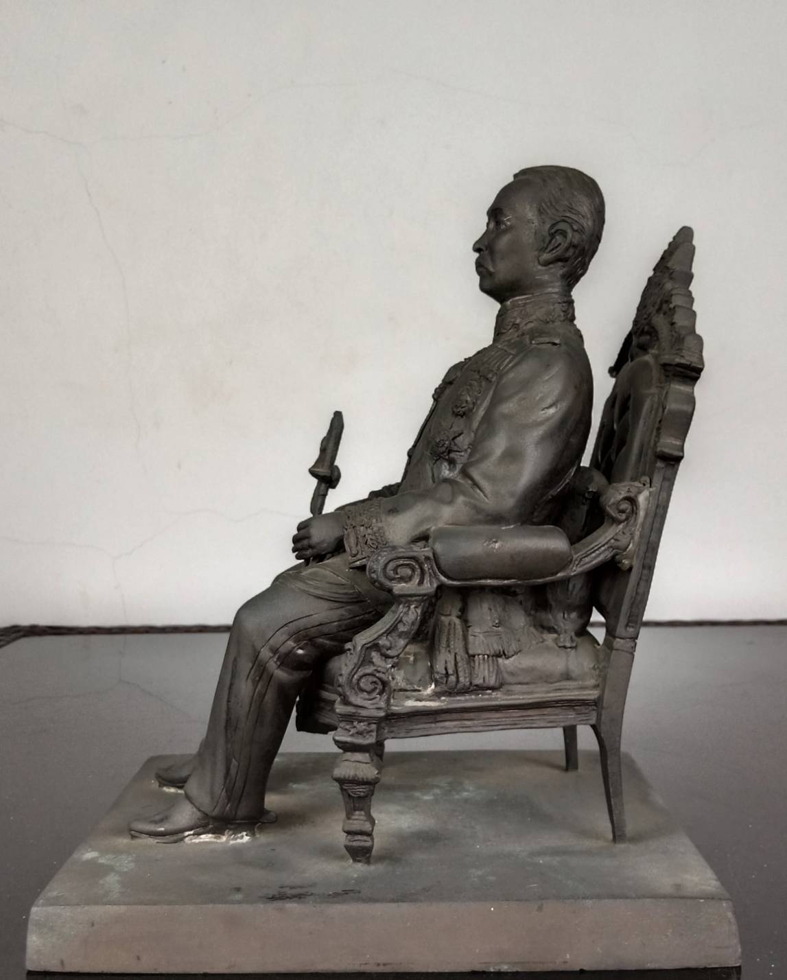 435.พระบรมรูปหล่อในหลวงรัชกาลที่5 พระบาทสมเด็จพระปรมินทรมหาจุฬาลงกรณ์ พระจุลจอมเกล้าเจ้าอยู่หัว ทรงประทับนั่งบัลลังก์