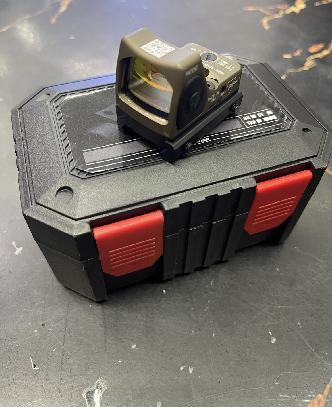 Red Dot RMR มีแผ่นเพลทติด Glock / Holy Warrior