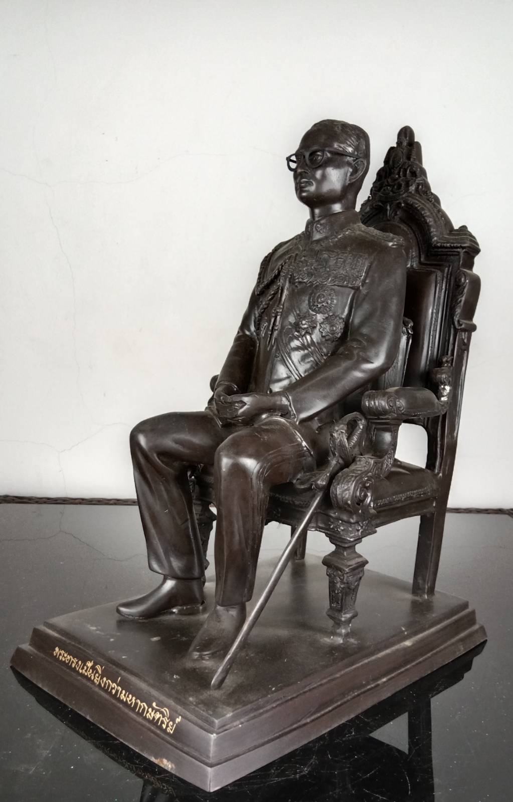 58.พระบรมรูปหล่อในหลวงรัชกาลที่9 พระบาทสมเด็จพระปรมินทรมหาภูมิพลอดุลยเดช ทรงประทับนั่งบัลลังก์