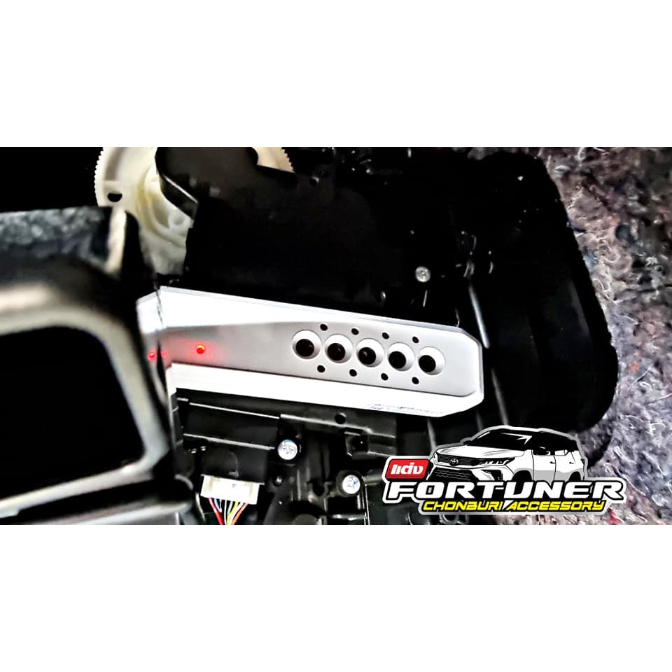 เครื่องฟอกอากาศในรถยนต์ Toyota (แบบปล่อยประจุ)Air Ionizer