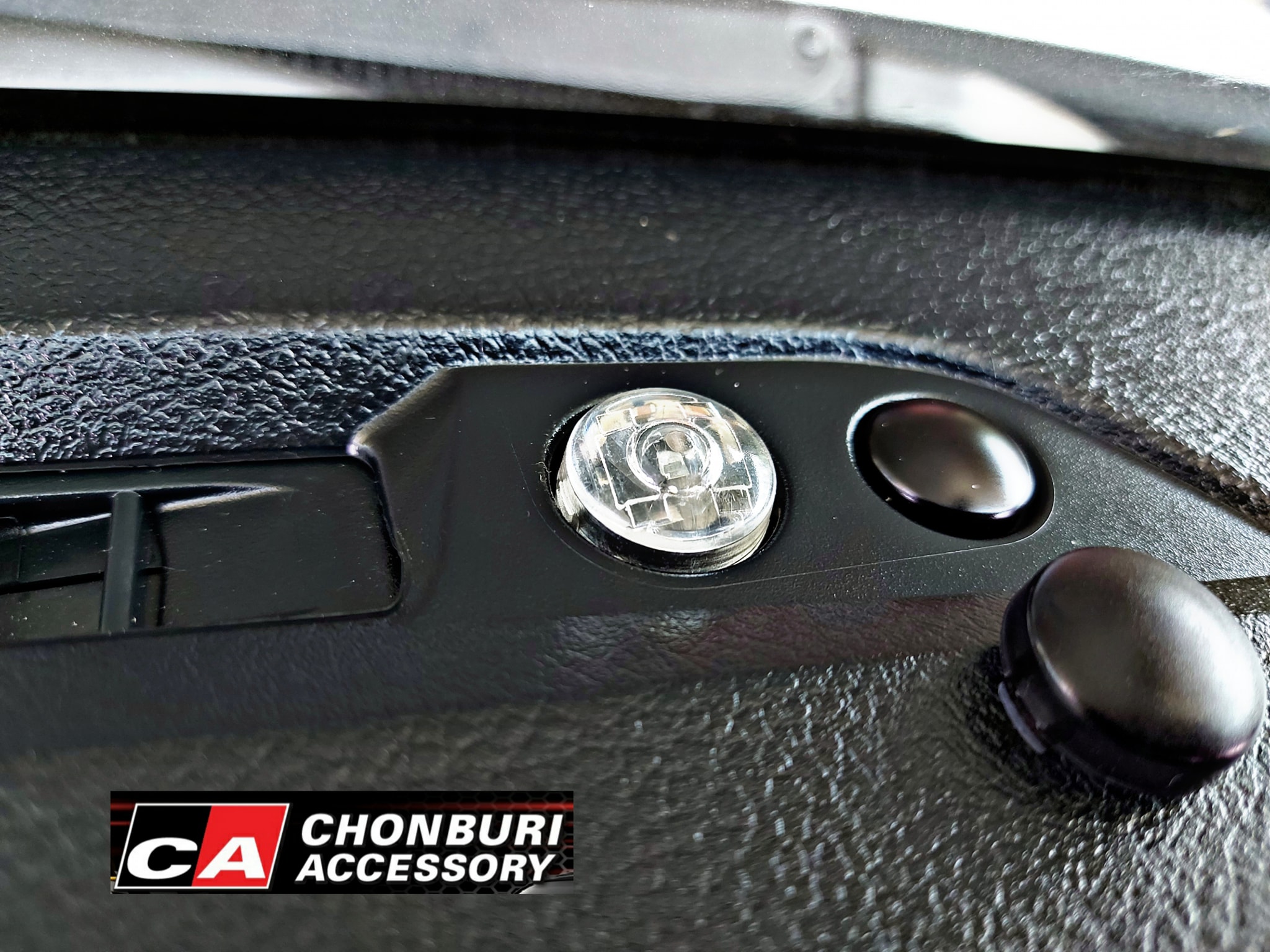 ครอบเซ็นเซอร์ไฟหน้าแบบใส สำหรับ ฟอร์จูนเนอร์