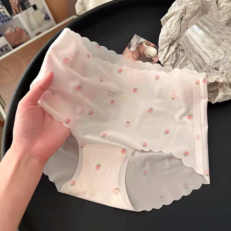 กางเกงใน ไร้ขอบ สีชมพู ลายสตอเบอรี่ Z47