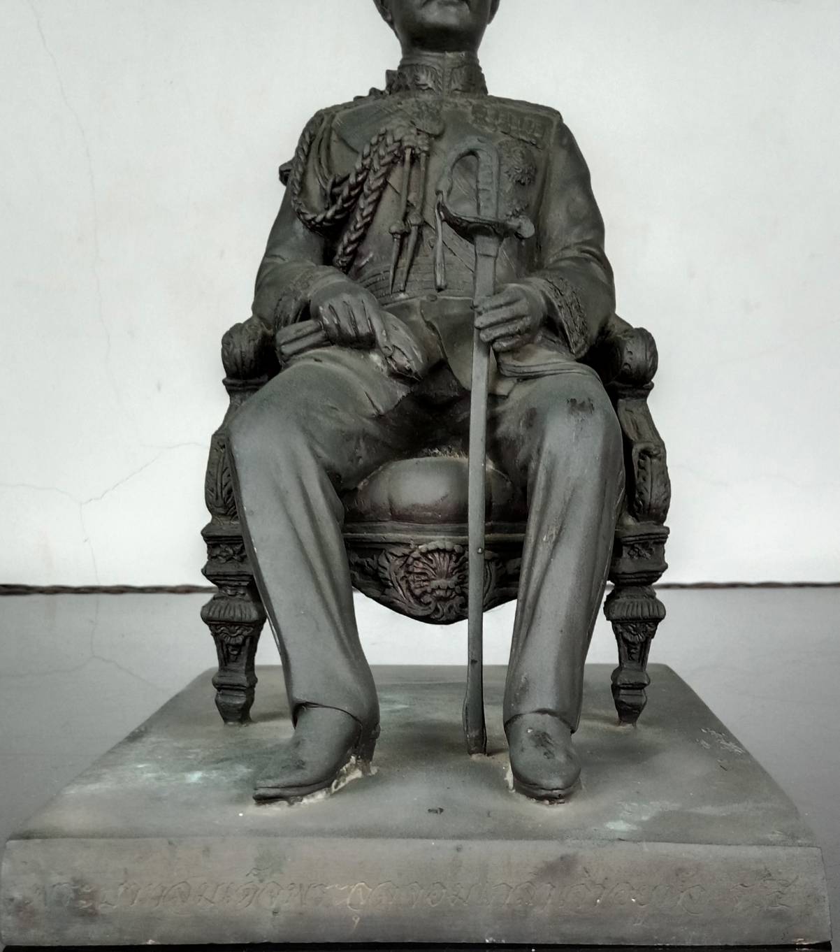 435.พระบรมรูปหล่อในหลวงรัชกาลที่5 พระบาทสมเด็จพระปรมินทรมหาจุฬาลงกรณ์ พระจุลจอมเกล้าเจ้าอยู่หัว ทรงประทับนั่งบัลลังก์