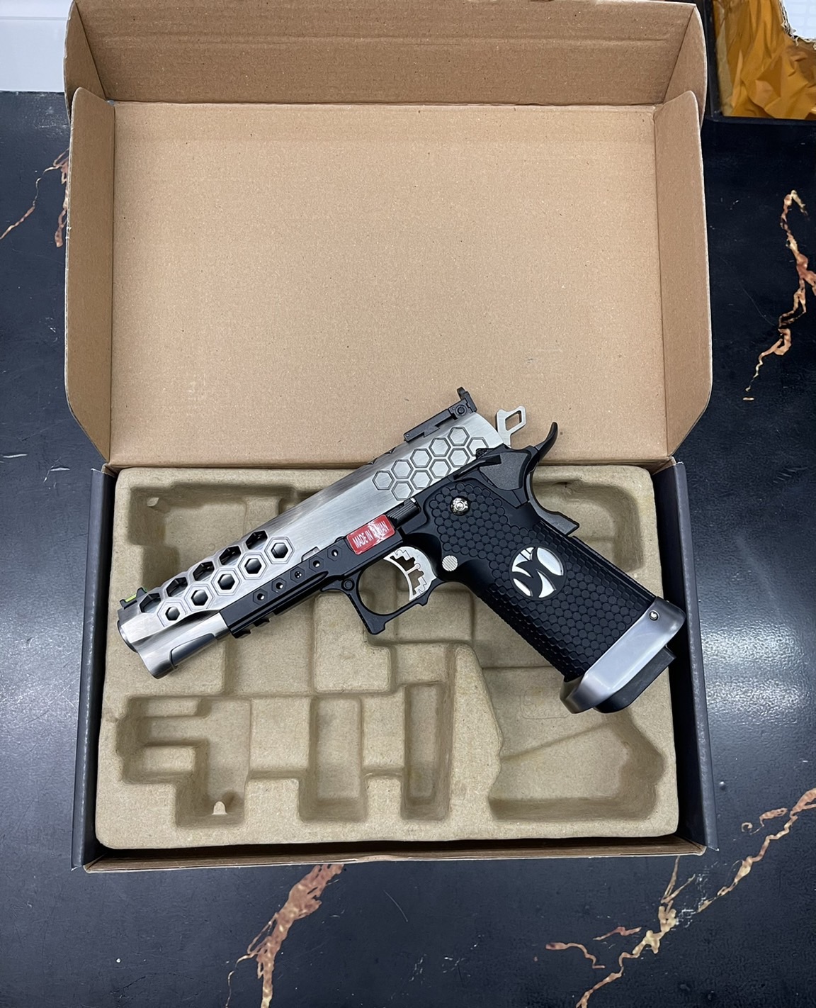 HX2501 Hi-CAPA Hex Cut Silver - AW
