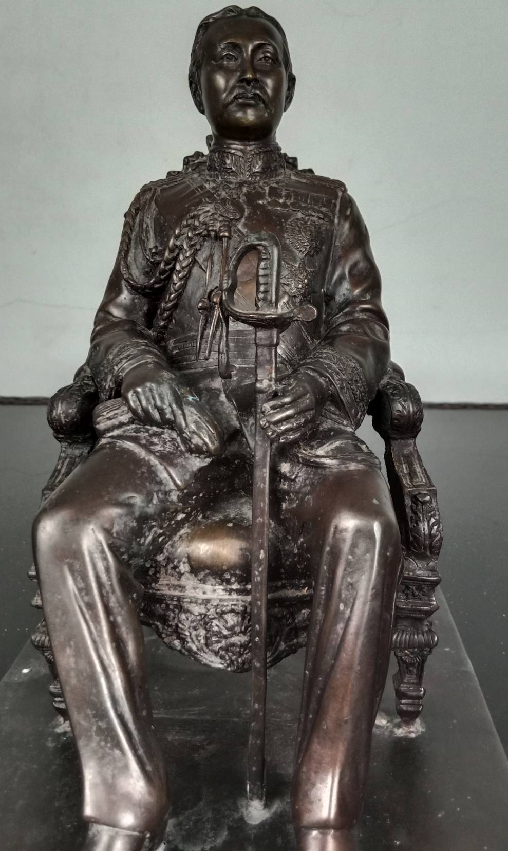 572.พระบรมรูปหล่อในหลวงรัชกาลที่ 5 พระบาทสมเด็จพระปรมินทรมหาจุฬาลงกรณ์ พระจุลจอมเกล้าเจ้าอยู่หัว ทรงประทับนั่งบัลลังก์