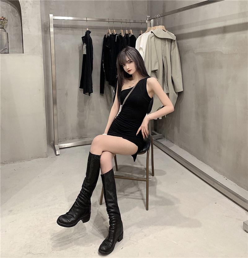 เดรสแขนปาดไหล่ รัดรูปเซ็กซี่ รหัส CN2191