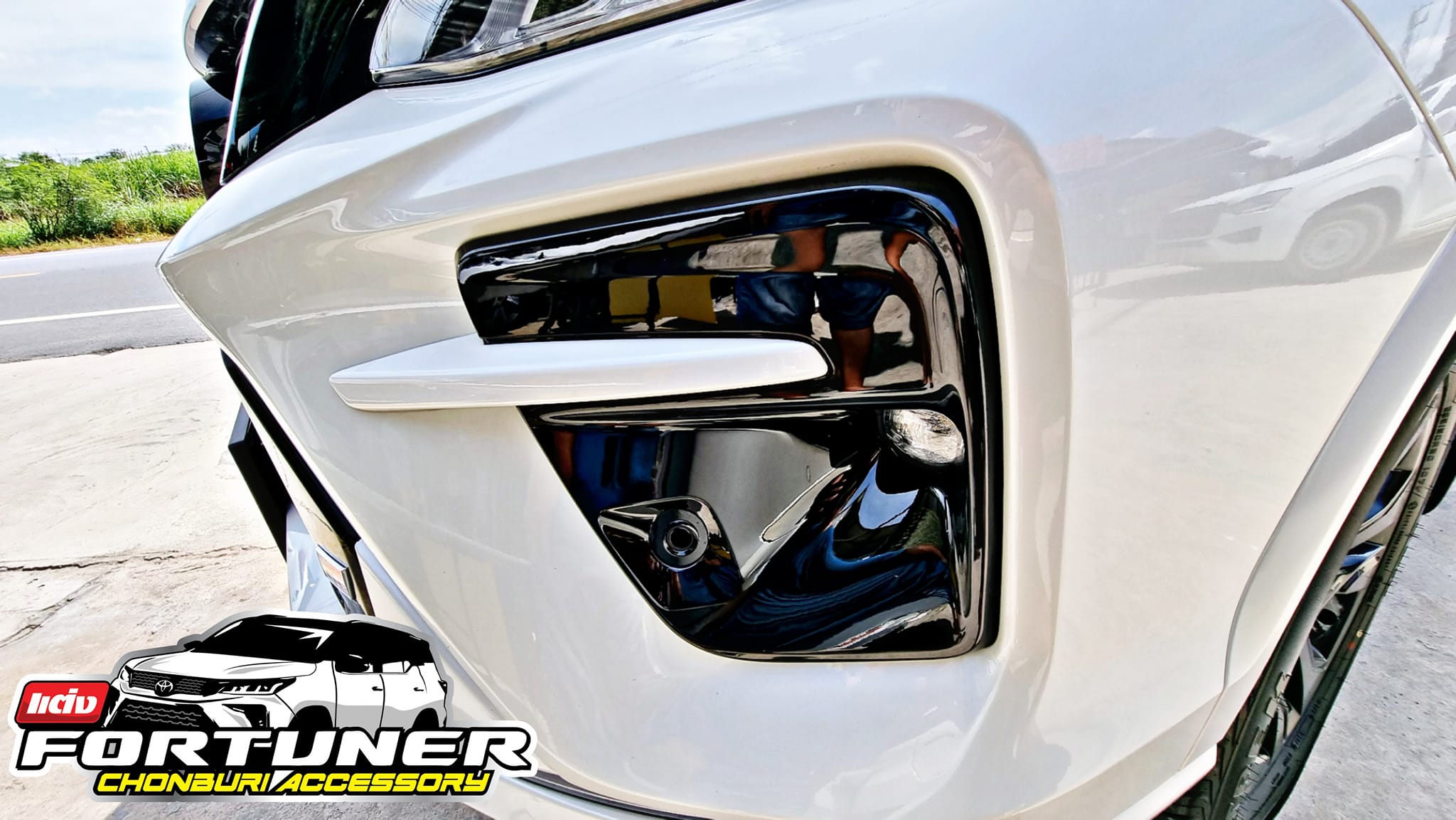 ครอบไฟตัดหมอก GRsport โตโยต้า ฟอร์จูนเนอร์