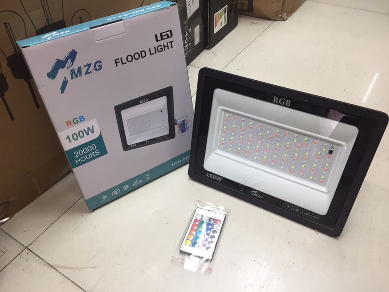 โคมฟลัดไลท์แอลอีดีพลังงานแสงอาทิตย์ 100วัตต์ RGB