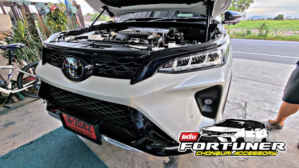 โลโก้แก้วสำหรับด้านหน้า แท้ศูนย์ โตโยต้า ฟอร์จูนเนอร์