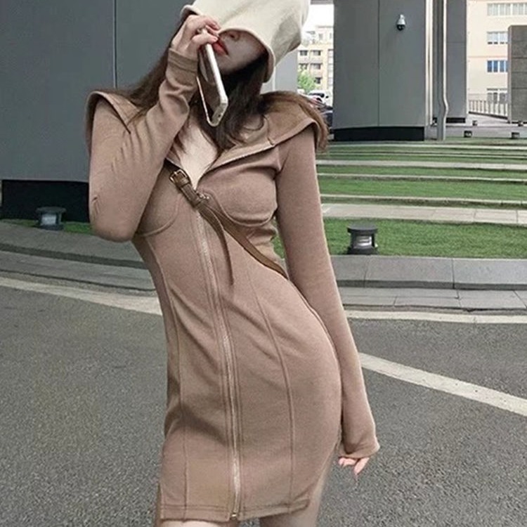 เดรสฮู้ด เดรสแขนยาว ซิปหน้า สีน้ำตาล CN2416