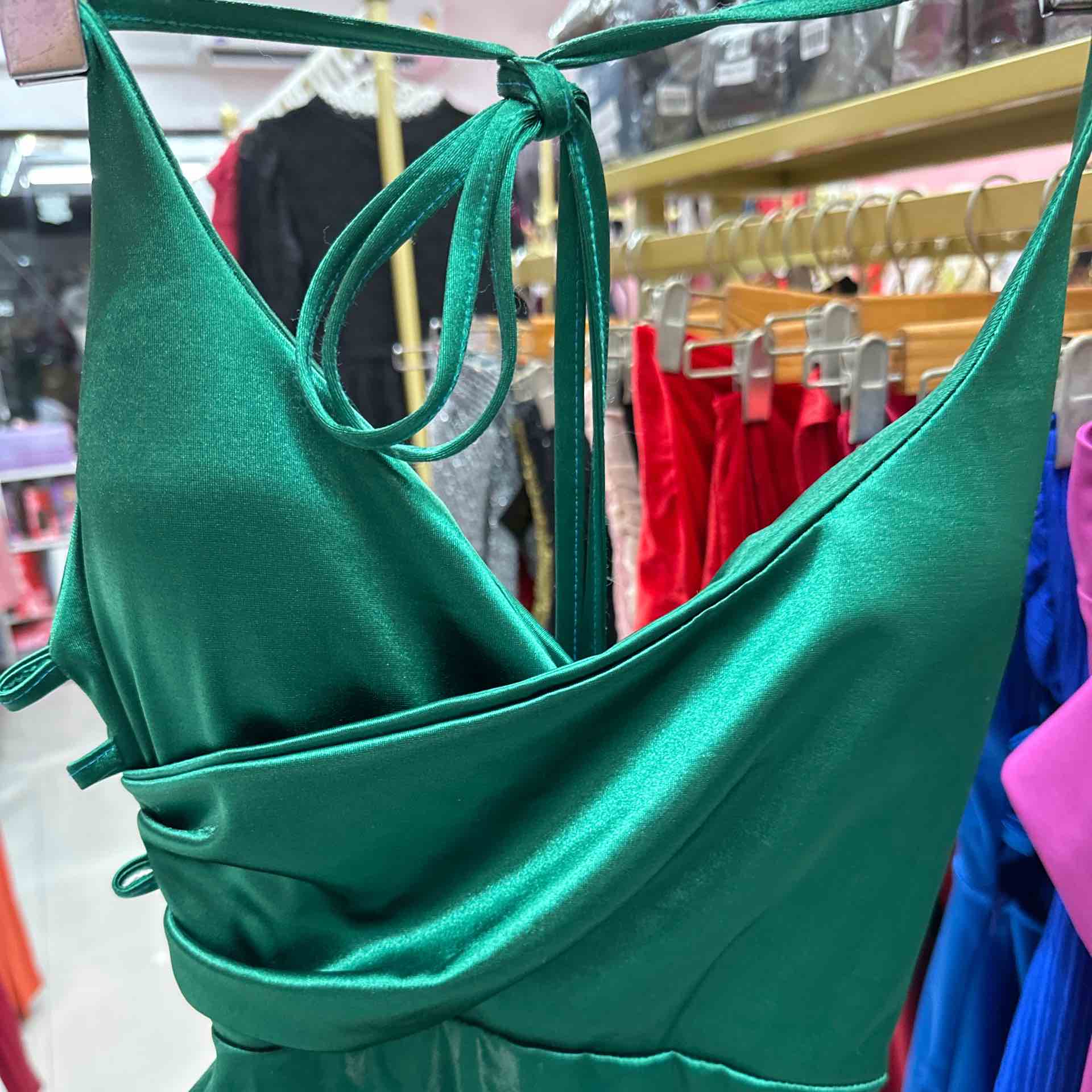 ชุดเดรสใส่เที่ยว ชุดเดรสเซ็กซี่ พร้อมส่ง