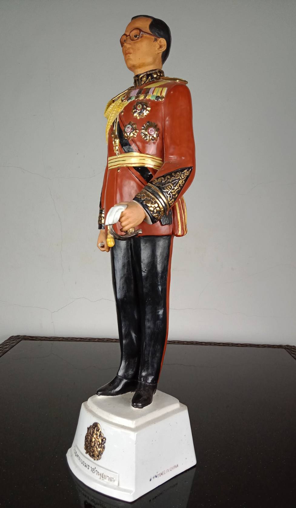 260.พระบรมรูปหล่อในหลวงรัชกาลที่9 พระบาทสมเด็จพระปรมินทรมหาภูมิพลอดุลยเดช ทรงยืนฉลองพระองค์ชุดทหารมหาดเล็ก(องค์ใหญ่)