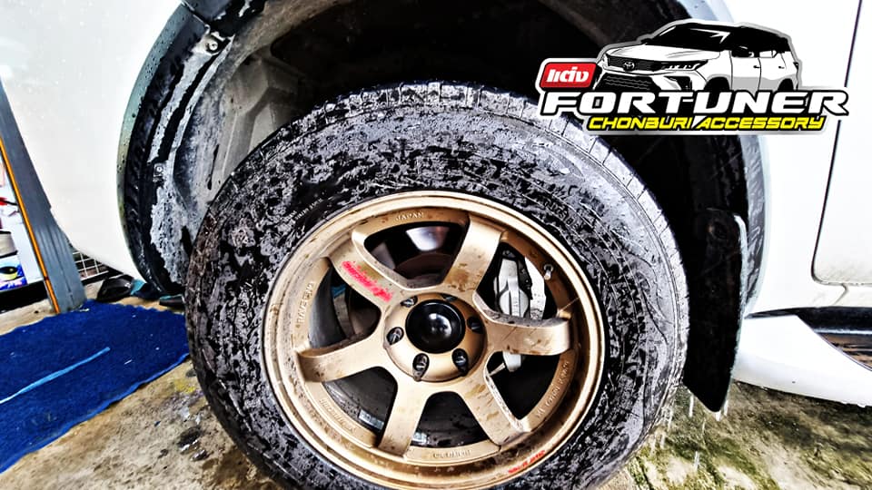 ฝาครอบดุมล้อ 4x4 โตโยต้า ฟอร์จูนเนอร์