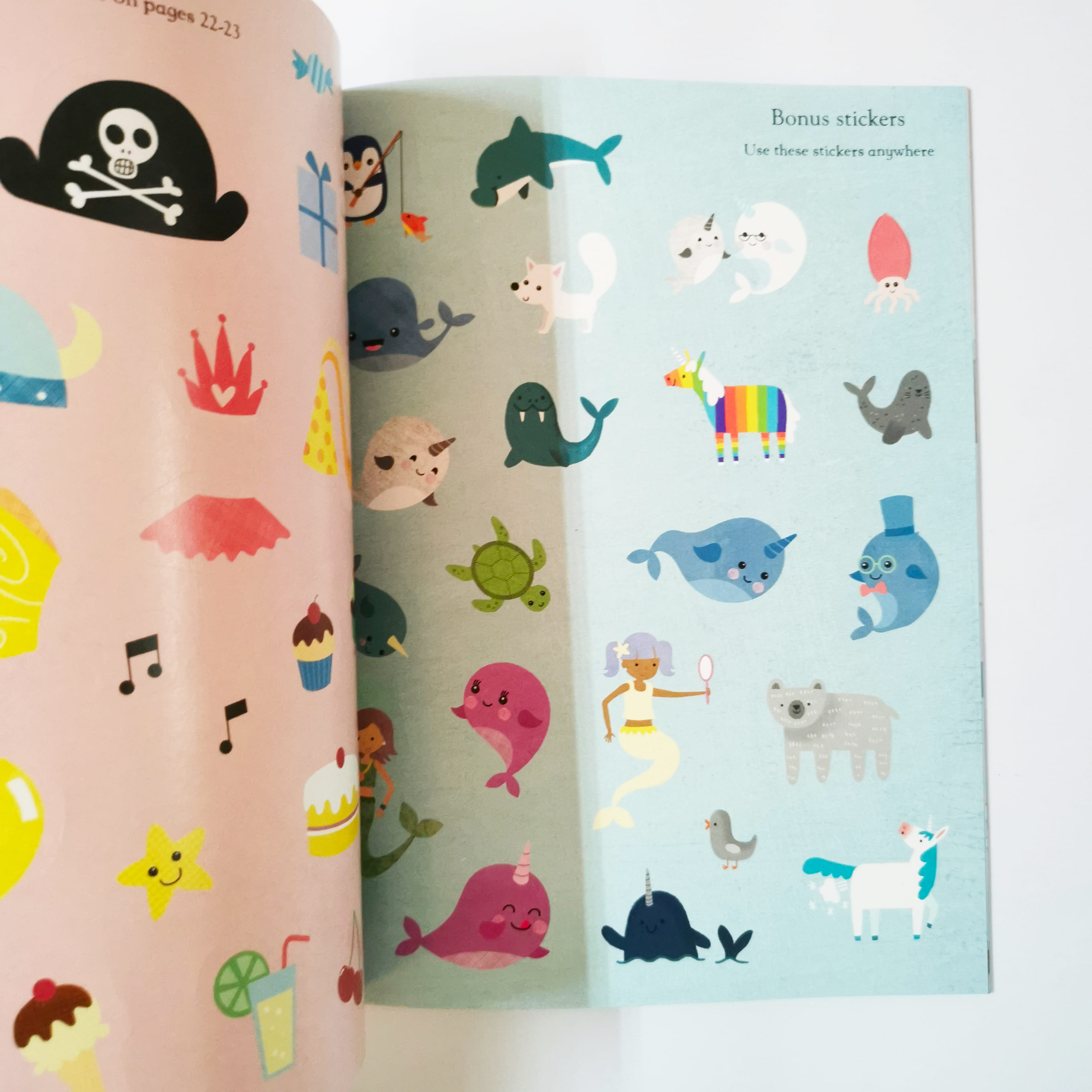 Narwhals : Sticker Activity Book