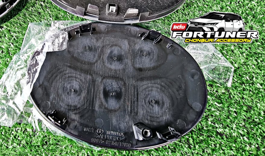 โลโก้แก้วสำหรับด้านหน้า แท้ศูนย์ โตโยต้า ฟอร์จูนเนอร์