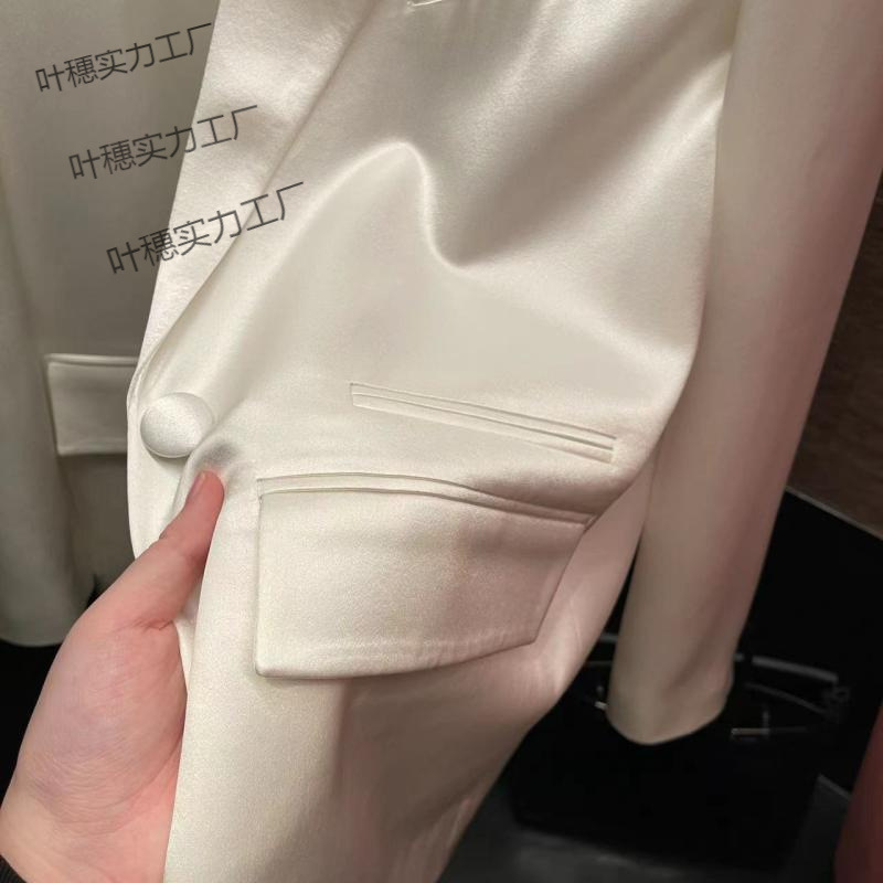 เสื้อแขนยาวสูท ผ้าซาติน ทรงสวยหรู LY7116 พร้อมส่ง