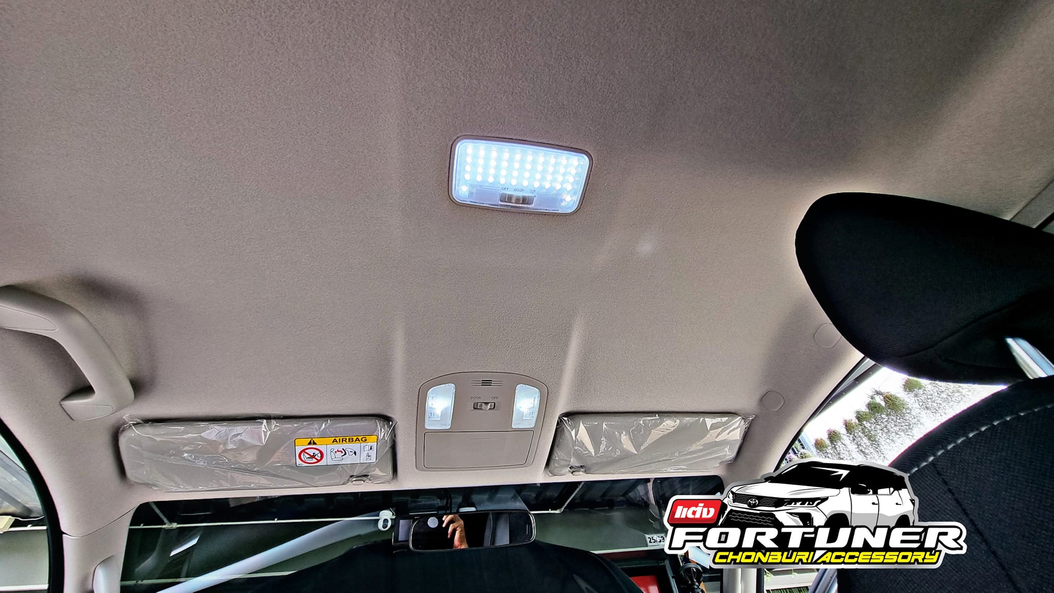 ไฟLEDเพดาน 42 ดวง เต็มโคม ส่องสว่าง ภายในรถ โตโยต้า ฟอร์จูนเนอร์