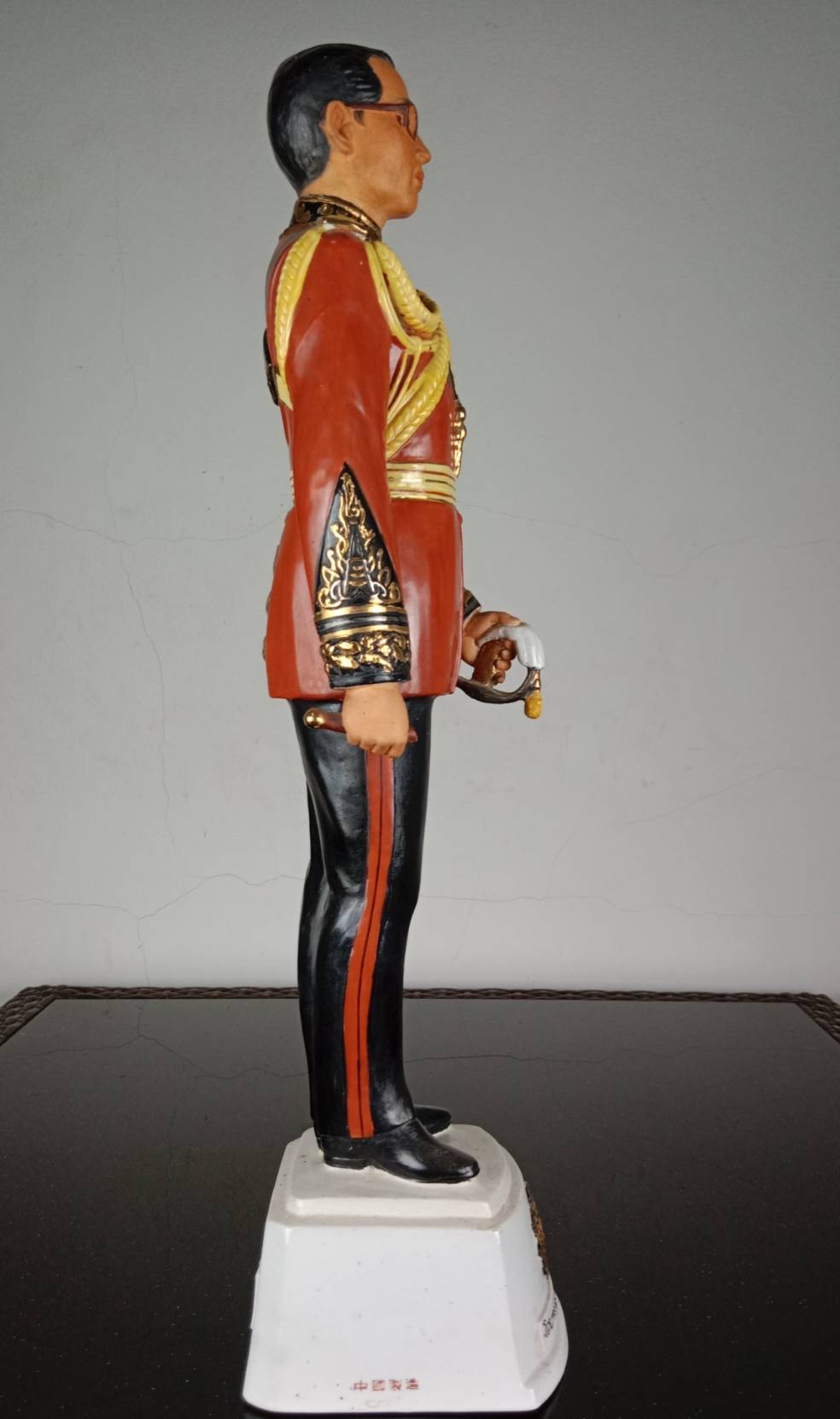 260.พระบรมรูปหล่อในหลวงรัชกาลที่9 พระบาทสมเด็จพระปรมินทรมหาภูมิพลอดุลยเดช ทรงยืนฉลองพระองค์ชุดทหารมหาดเล็ก(องค์ใหญ่)