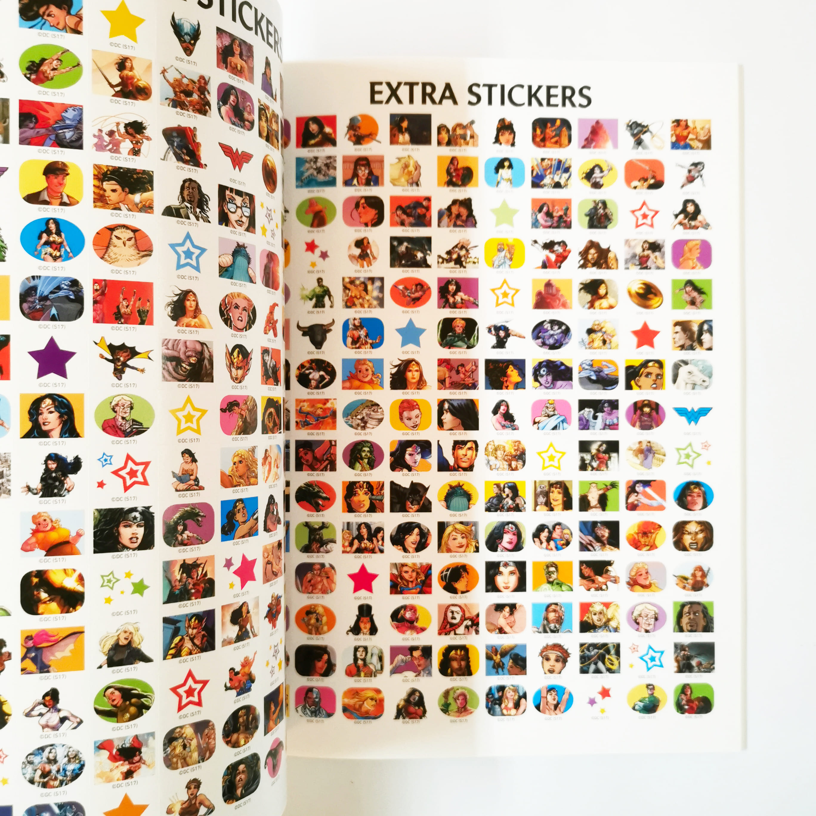 DC Wonder Woman : Ultimate Sticker Collection