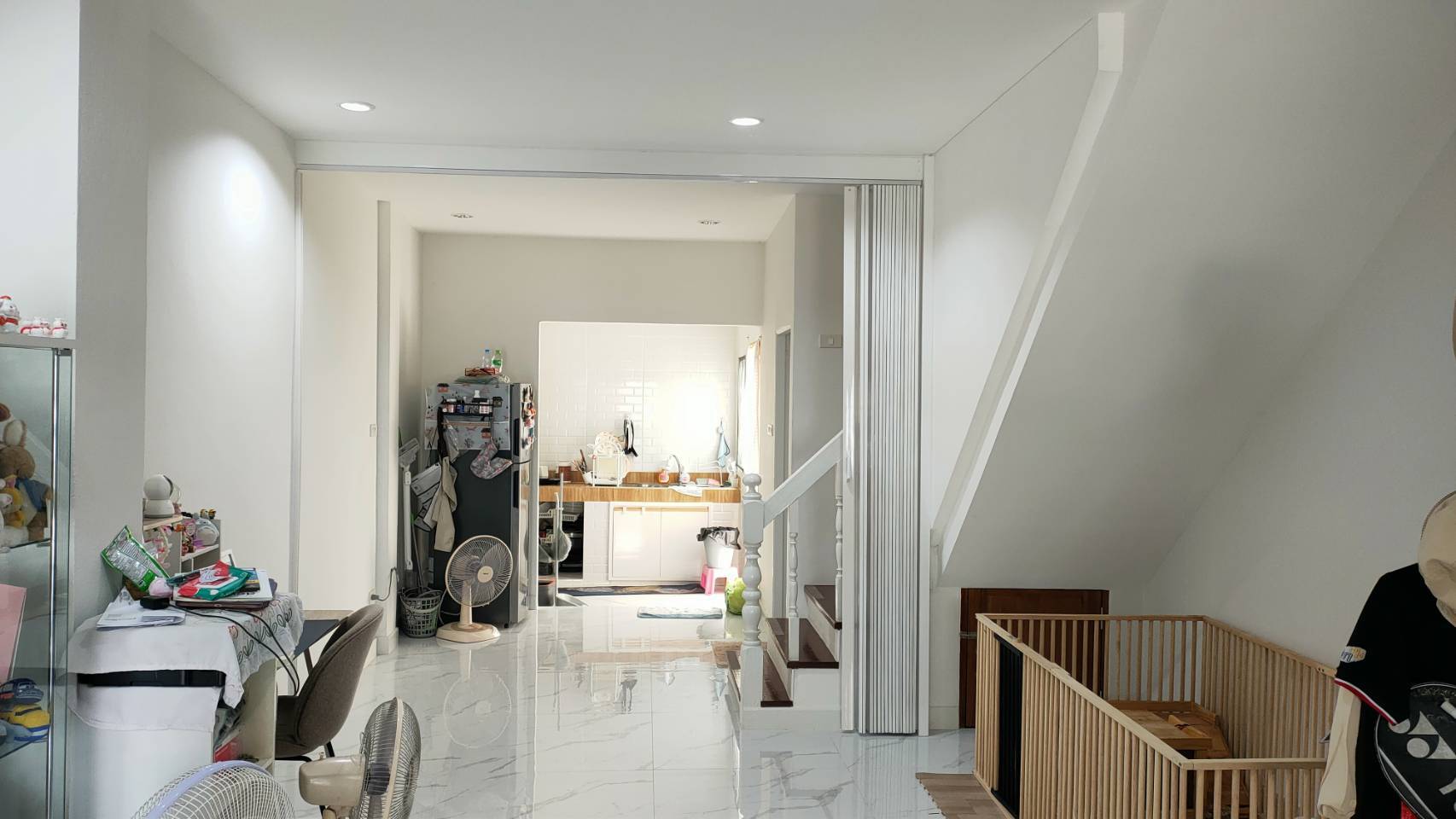 ฉากกั้นห้อง TLBs – PolyClear (ฉากกั้นโพลีคาร์บอเนต ช่องแสงตลอดแนว) รับประกันสินค้า 3 ปี ศูนย์บริการ อ้อมน้อย อ้อมใหญ่ บางแค ทวีวัฒนา