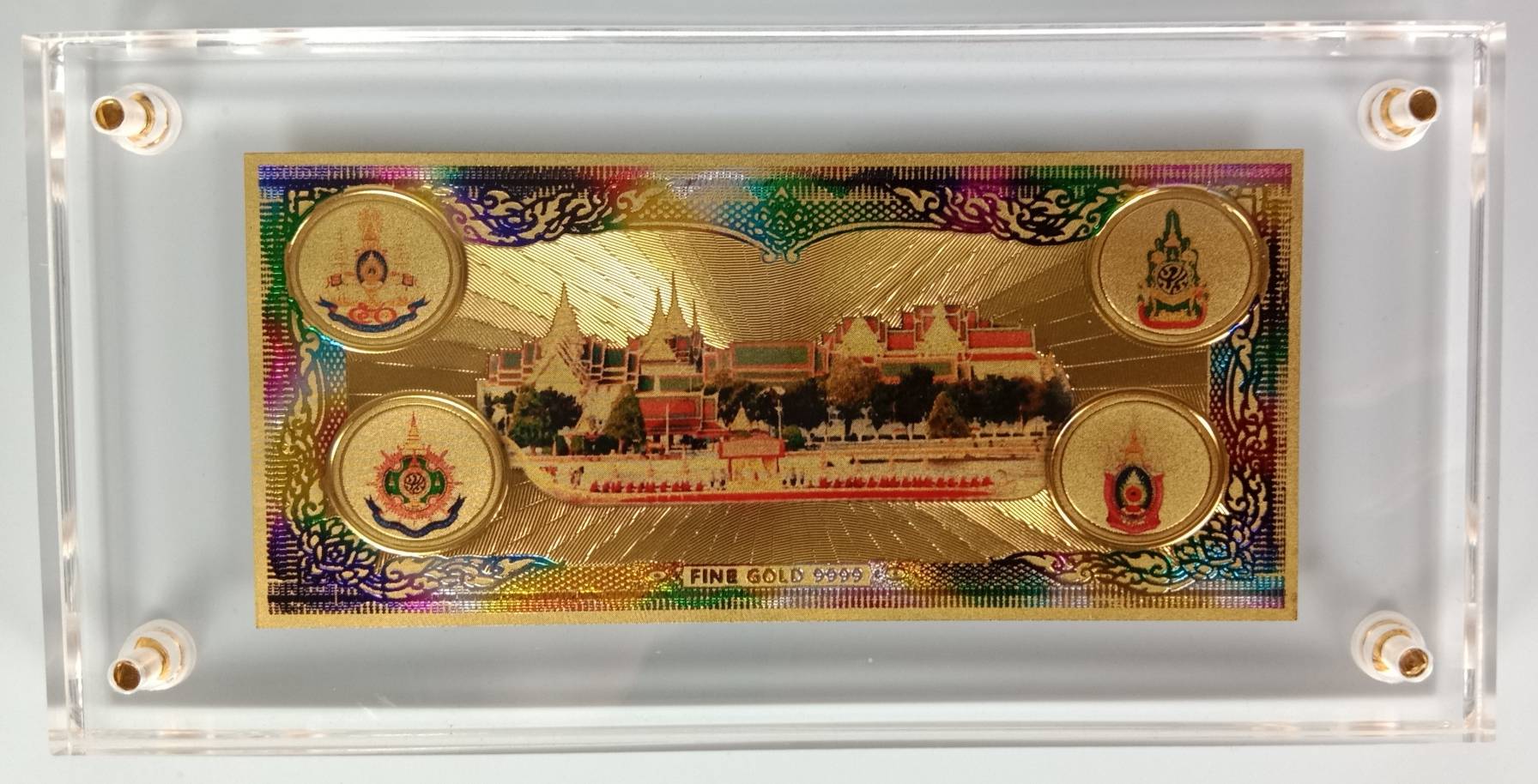 450.แผ่นทองคำที่ระลึกเนื่องในโอกาสพระราชพิธีมหามงคลเฉลิมพระชนมพรรษา 7 รอบ 5 ธันวาคม 2554 พระบาทสมเด็จพระเจ้าอยู่หัวฯ แผ่นทองคำบริสุทธิ์ 99.79%