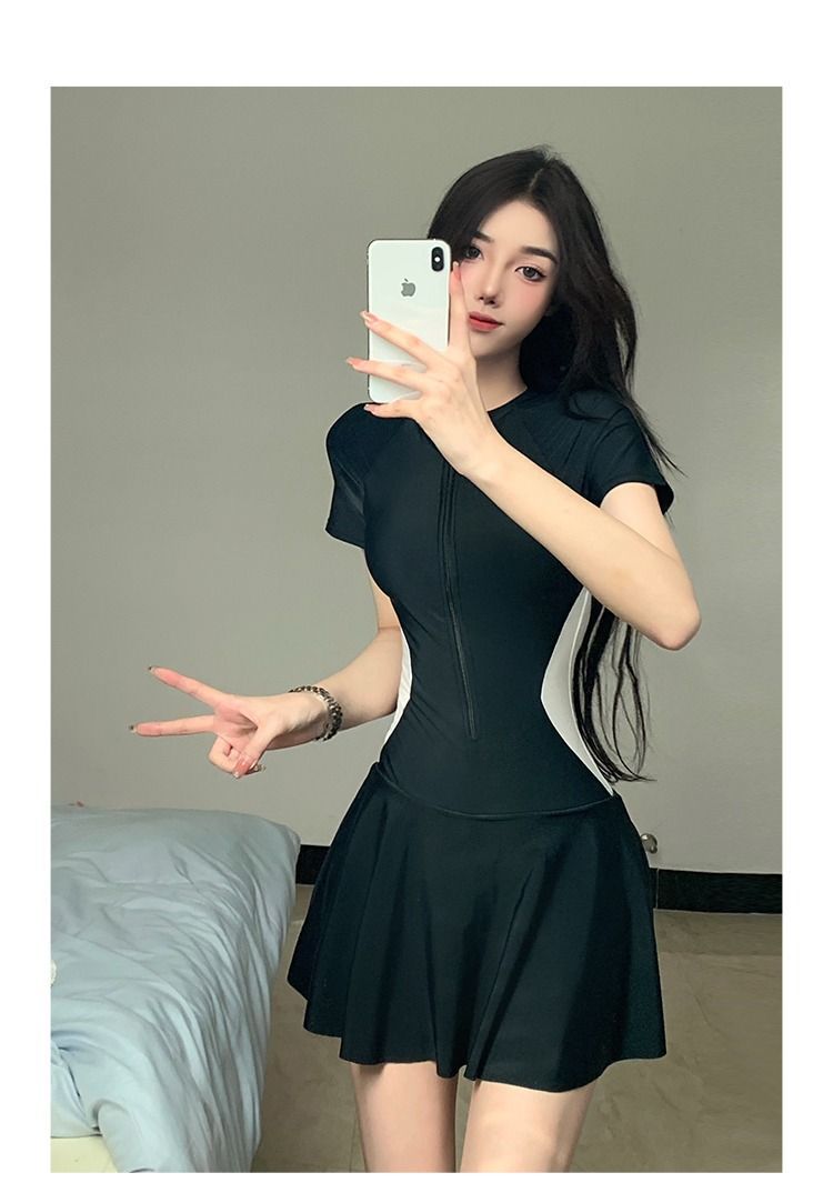 ชุดว่ายน้ำ แขนสั้น วันพีช รหัส SW68138 พร้อมส่งในไทย