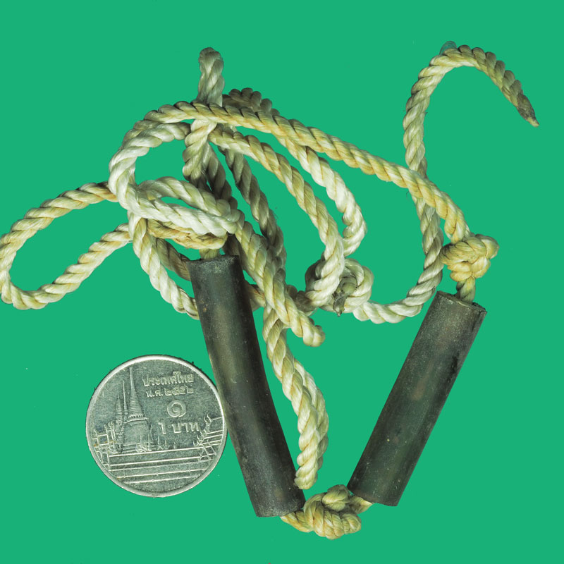 A5225 ตะกรุดขนาด 1 นิ้ว เนื้อทองแดง ยุค ประมาณหลังปี พ.ศ. 2500 จำนวน 2 ดอก 12