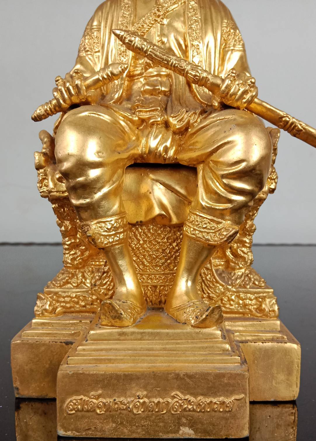 593.พระบรมรูปหล่อสมเด็จพระเจ้าตากสินมหาราช ทรงประทับนั่งบัลลังก์