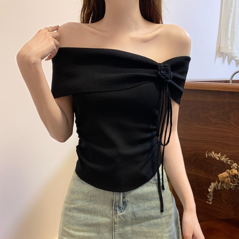 เสื้อปาดไหล่ ไหมพรม ดอกไม้ รหัส A402