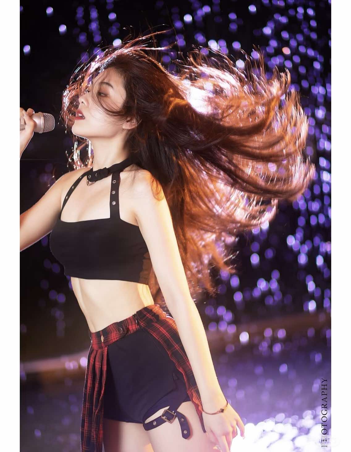 เสื้อครอป สายเดี่ยว เซ็กซี่ CN5137 พร้อมส่งในไทย